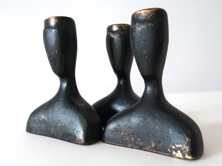 Hilke Turré, Torsi 2023 ,Bronze patiniert, 11 x 9 x 3 cm